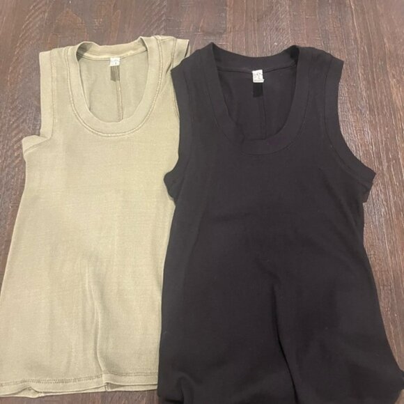 Intimately, free people tanks (2) - Picture 1 of 2